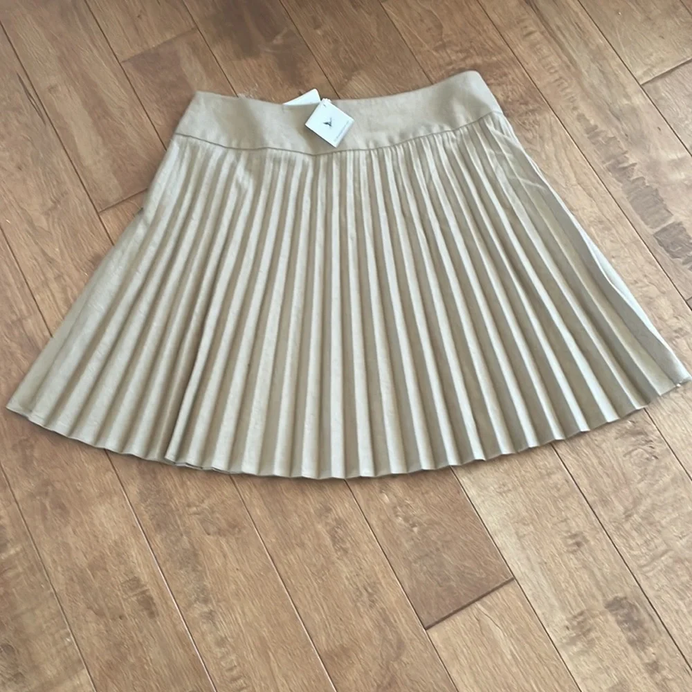 LL Bean Signature 12 British wool flannel camel pleated skirt - Picture 3 of 9